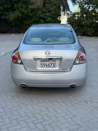 Manama, Vehicles, Cars & Trucks , BHD 1170,  Nissan Altima,  2010,  Automatic,  167389 KM,    Mid Option In Excellent Condition