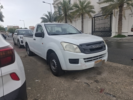 Tubli, Vehicles, Cars & Trucks , BHD 2300,  Isuzu D-MAX,  2015,  Manual,  17200 KM,  Isuzu Pickup For Sale Asking Price Is 2,300