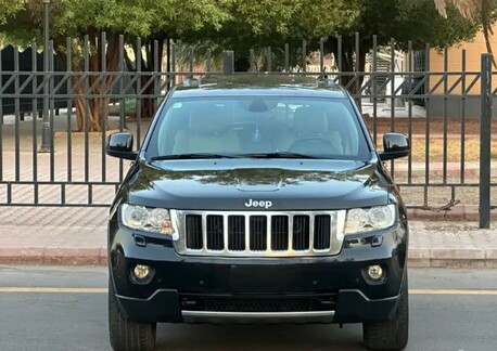 Riyadh, Vehicles, Cars & Trucks , SAR 40000,  Jeep Grand Cherokee Limited,  2013,  Automatic,  161000 KM,  SUV For Sale -  V6 3.6L Engine 4x4