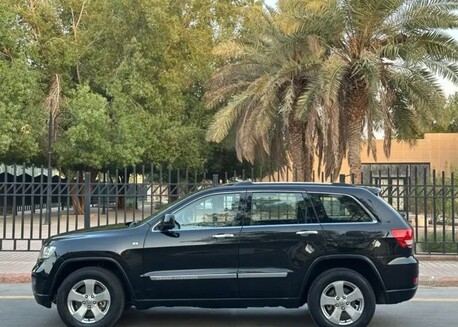 Riyadh, Vehicles, Cars & Trucks , SAR 40000,  Jeep Grand Cherokee Limited,  2013,  Automatic,  161000 KM,  SUV For Sale -  V6 3.6L Engine 4x4