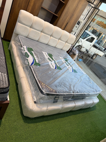 Jeddah, Furniture, SAR 1600,  King Size Bed Are Available In Multiple Colors And Designs.