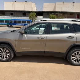 Riyadh, Vehicles, Cars & Trucks , SAR 61000,  Jeep Cherokee Longitude,  2019,  Automatic,  112000 KM,  ????   &ndash; Premium Condition | Luxury Drive ????