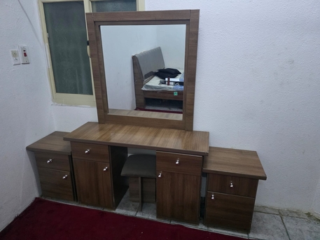 Dammam, Appliances, SAR 200,  Mirror Table With Seeting Table With Drawers