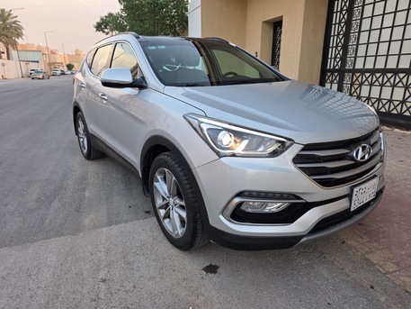 Riyadh, Vehicles, Cars & Trucks , SAR 67500,  Hyundai Santa Fe,  2018,  Automatic,  47000 KM,  Semi Full Option