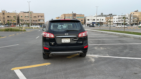 Khobar, Vehicles, Cars & Trucks , SAR 33000,  Hyundai Santa Fe,  2012,  Automatic,  208400 KM,  SUV For Sale