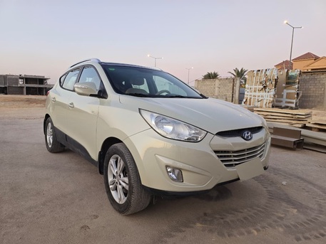 Hittin, Vehicles, Cars & Trucks , SAR 36000,  Hyundai Tucson,  2015,  Automatic,  245918 KM,    - SR. 36,000