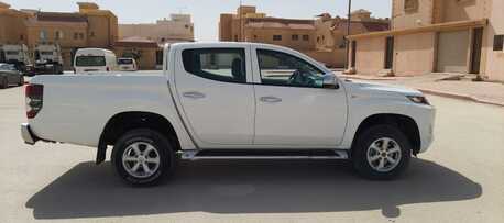 Riyadh, Vehicles, Cars & Trucks , SAR 60000,  Mitsubishi L 200,  2022,  Manual,  122000 KM,  Mitsubishi L200  (Diesel)  ,