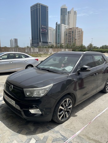 Al Seef, Vehicles, Cars & Trucks , SsangYong Tivoli,  2016,  Automatic,  98000 KM,  SsangYong - Tivoli  For SALE