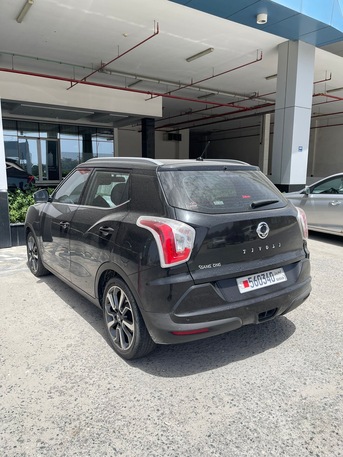 Al Seef, Vehicles, Cars & Trucks , SsangYong Tivoli,  2016,  Automatic,  98000 KM,  SsangYong - Tivoli  For SALE