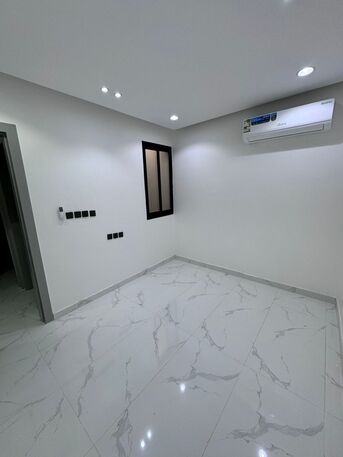 Al Rawdah, Apartments, Flats, Houses & Villas, SAR 41000/year,  3 BR,  Family Apartment Large Size With Kitchen AC Installed Well Maintain House