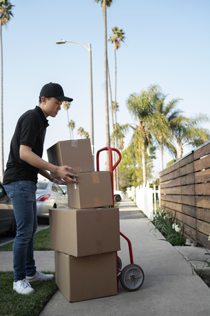 New York, Delivery, Reliable PODS Movers Baton Rouge For Fast & Stress-Free Moving
