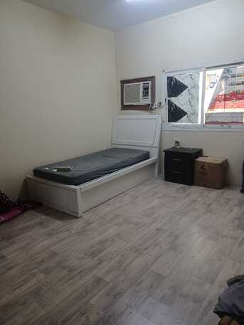 Al Jubail Al Balad, Rooms for Rent, SAR 1200/month,  Furnished,  1 Room Available In A Spacious 2-bedroom Flat. Ideal For Executive Bachelors.