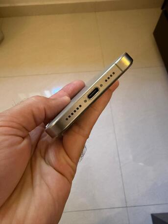 Riyadh, Mobile Phones, SAR 2800,  IPhone 15 Pro Max 256 GB Natural Titanium 89% Battery Health Saudi Purchase
