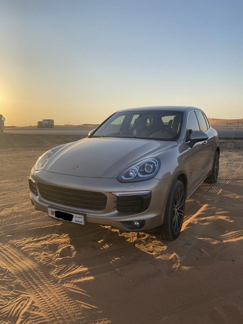 Manama, Vehicles, Cars & Trucks , BHD 9500,  Porsche Cayenne,  2016,  Automatic,  74000 KM,    | Excellent Condition | 74,000 KM | Fully Serviced | Like New