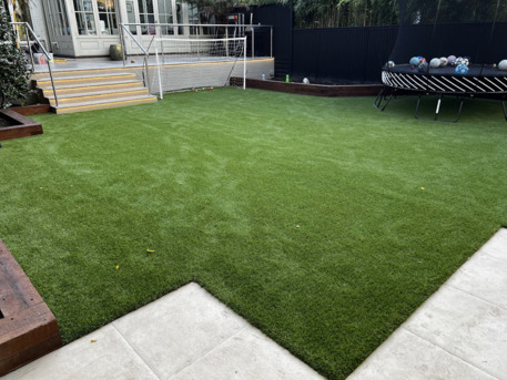 London, Business, Cutting Hedge Landscape Gardening