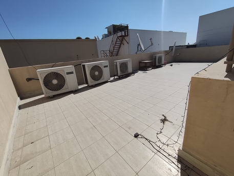 Busaiteen, Apartments, Flats, Houses & Villas, BHD 130/year,  1 BR,  Busaiteen:- Rooftop Studio Flat On Rent With Unlimited Ewa..