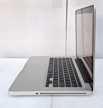 Manama, Computers, BHD 68,  MacBook Pro Core I5 13" HD LED Display 8GB RAM + 320GB HDD Ready To Use Very Good Working