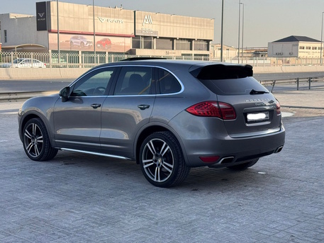 Manama, Vehicles, Cars & Trucks , BHD 3200,  Porsche Cayenne S,  2012,  Automatic,  177500 KM,    (Grey)