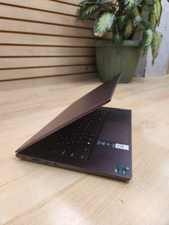Riyadh, Computers, SAR 1599,  Lenovo Thinkpad Yoga Slim7  I5 11th Gen Ram/8GB SSD/256GB