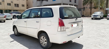 Manama, Vehicles, Cars & Trucks , BHD 2100,  Toyota Innova,  2010,  Automatic,  335000 KM,  Excellent Running Condition - Urgent Sale !!