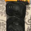SAR 15,  6 Pcs Knee/Elbow Pads For Kids (never Used)
