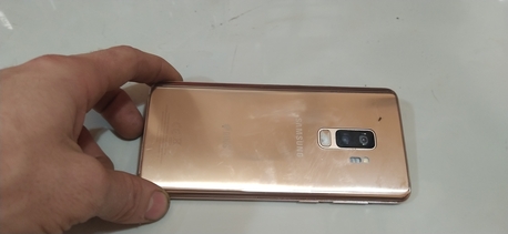 Al Barsha, Mobile Phones, AED 300,  Samsung Galaxy S9 Plus ( Damaged Phone) For Sale