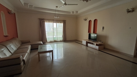 Juffair, Apartments, Flats, Houses & Villas, BHD 350,  Furnished Spacious 3 Bed Room Flat In Juffair
