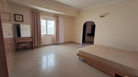 Juffair, Apartments, Flats, Houses & Villas, BHD 350,  Furnished Spacious 3 Bed Room Flat In Juffair