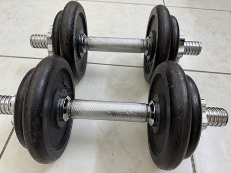 Hoora, Sporting Goods, BHD 22,  20 Kg Adjustable Dumbells And Bar For Sale