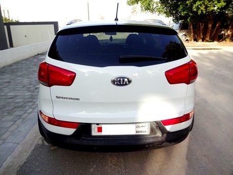 Bilad Al Qadeem, Vehicles, Cars & Trucks , BHD 3600,  Kia Sportage,  2016,  Automatic,  141000 KM,   2.0 L  White Full Option Well Mainatained UrgenT Sale