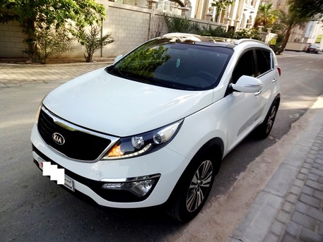 Bilad Al Qadeem, Vehicles, Cars & Trucks , BHD 3600,  Kia Sportage,  2016,  Automatic,  141000 KM,   2.0 L  White Full Option Well Mainatained UrgenT Sale