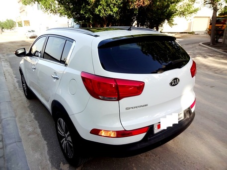 Bilad Al Qadeem, Vehicles, Cars & Trucks , BHD 3600,  Kia Sportage,  2016,  Automatic,  141000 KM,   2.0 L  White Full Option Well Mainatained UrgenT Sale