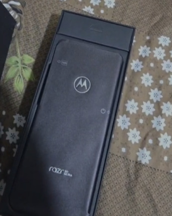 Hara, Mobile Phones, SAR 1600,  Un Used & Un Opened Motorola Razr 50 Ultra 5g 512 Gb