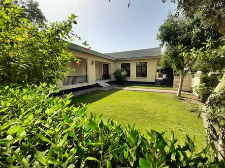 Saar, Housing Exchanges, BHD 850/month,  4 BR,  300 Sq. Meter,  Compound Villa .inclusive .garden ,semi Furnished