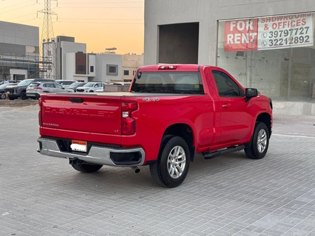 Manama, Vehicles, Cars & Trucks , BHD 8900,  Chevrolet Silverado 1500,  2019,  Automatic,  142400 KM,  Chevrolet Silverado LT  (Red)