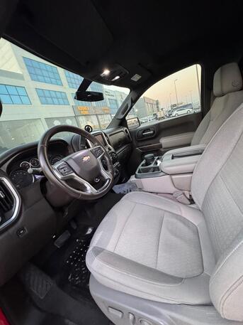 Manama, Vehicles, Cars & Trucks , BHD 8900,  Chevrolet Silverado 1500,  2019,  Automatic,  142400 KM,  Chevrolet Silverado LT  (Red)