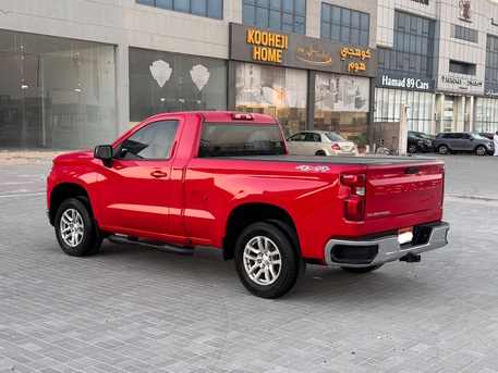Manama, Vehicles, Cars & Trucks , BHD 8900,  Chevrolet Silverado 1500,  2019,  Automatic,  142400 KM,  Chevrolet Silverado LT  (Red)