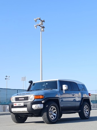 Zinj, Vehicles, Cars & Trucks , BHD 7800,  Toyota FJ Cruiser,  2015,  Automatic,  153000 KM,    4X4 CAR FOR SALE