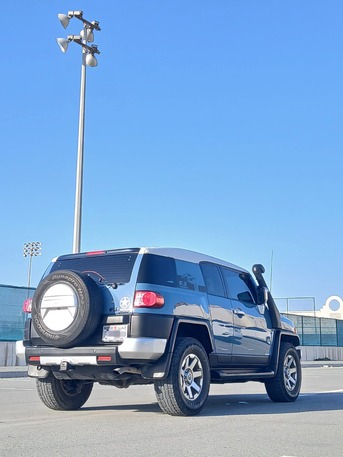 Zinj, Vehicles, Cars & Trucks , BHD 7800,  Toyota FJ Cruiser,  2015,  Automatic,  153000 KM,    4X4 CAR FOR SALE