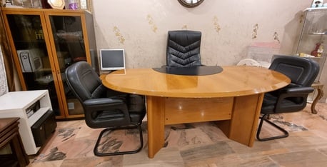 Jeddah, Furniture, SAR 2000,  Executive Office Desk Set With Chairs &ndash; Premium Look