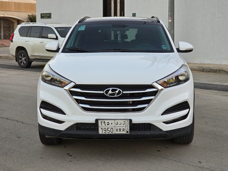 Riyadh, Vehicles, Cars & Trucks , SAR 48000,  Hyundai Tucson Full Option (Diesel),  2018,  Automatic,  156000 KM,   Hyundai Tucson Full Option (Diesel) Good Price For Sales 2nd Owner