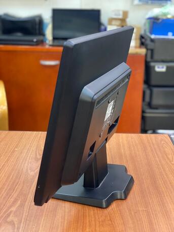 Manama, Computers, BHD 8,  HP 19"LED HD Monitor Built-in Speakers With HDMI Adapter & Power Cable