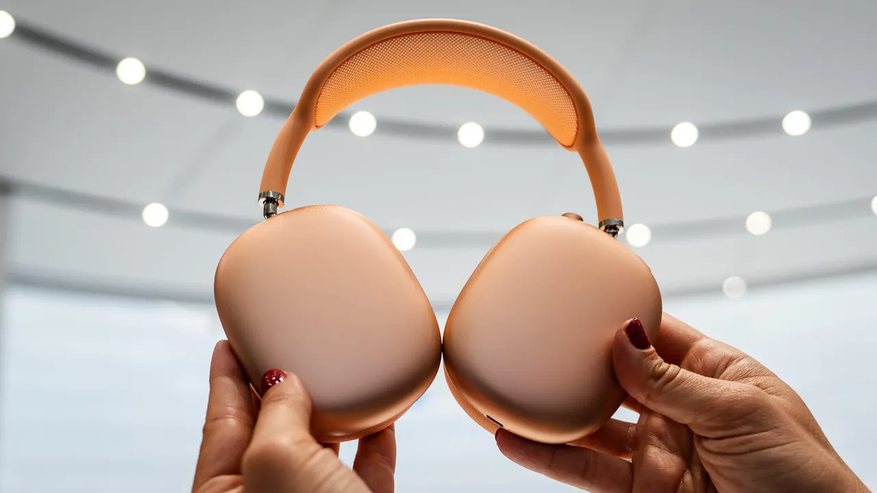 Manama, Tablet Computers, BHD 6,  New Box Pack AirPods Max Price 6.000 BD Only Contact +973 38878023