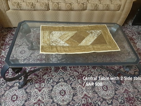 Riyadh, Household Items, SAR 1500,  7 Seated Sofa Set In Excellent Condition With Central / 2 Side Tbls