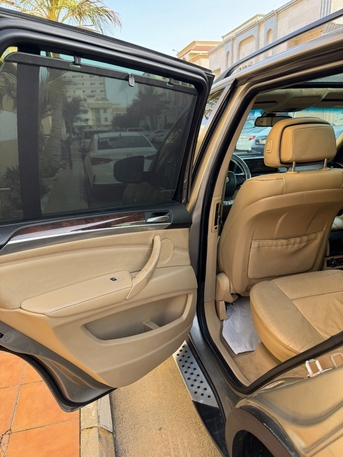 Jeddah, Vehicles, Cars & Trucks , SAR 22000,  Bmw X5 M,  2009,  Automatic,  243000 KM,  Bmw X5 Six Cylinders Price Negotiable