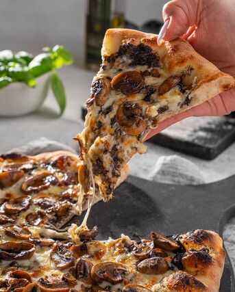 Dubai, Restaurants, Best Pizza In Dubai | Wood-Fired Italian Pizza Delivery & Dine-In