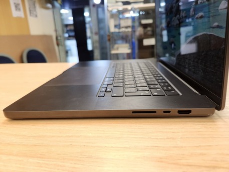 Riyadh, Computers, SAR 7399,  MacBook Pro M3 PRO16" 2023 RAM 18GB SSD 512GB GPU 18 CORE BC 54(100%)