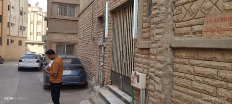 Al Wizarat, Rooms for Rent, SAR 50000/month,  1 Neat And Clean Room Available For Bachelor In 3 BHK Flat Near Garden Hotel. Sr 1000