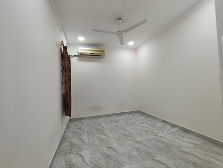 Gudaibiya, Apartments, Flats, Houses & Villas, BHD 140/year,  1 BR,  Gudaibiya:- Studio Flat On Rent With Split Ac & Unlimited Ewa..