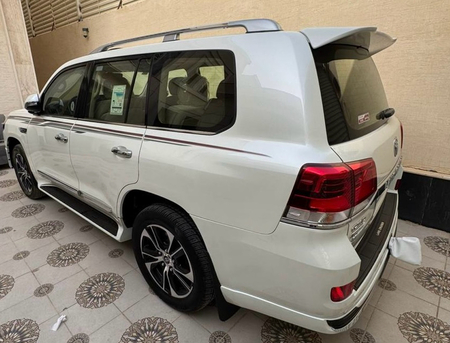 Riyadh, Vehicles, Cars & Trucks , SAR 240,  Toyota Land Cruiser,  2021,  Automatic,  142 KM,   GXR  V8  4.6 L SUV 4WD Without Any Accident 100% Original